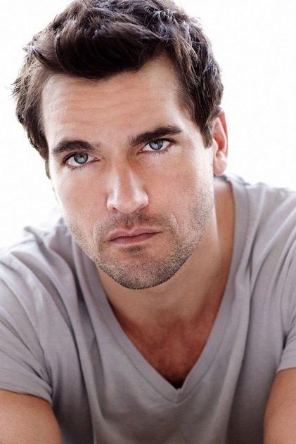 Jackson Hurst - Actor Profile Photo