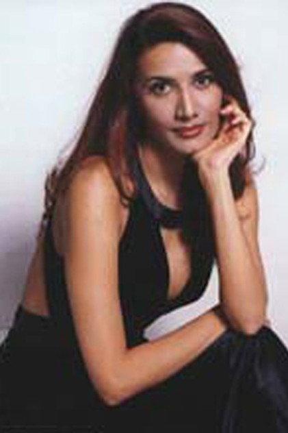 Gitty Srinita - Actor Profile Photo
