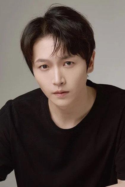 Zhou Sheng - Actor Profile Photo