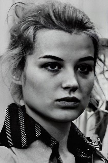 Anya Pencheva - Actor Profile Photo