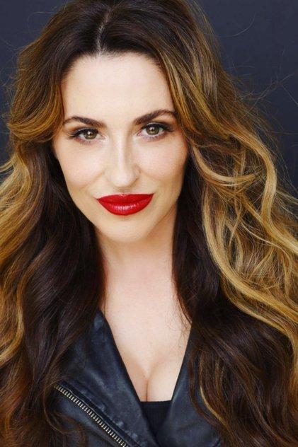 Elle Newlands - Actor Profile Photo