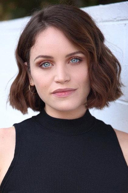 Lindsay Pearce - Actor Profile Photo
