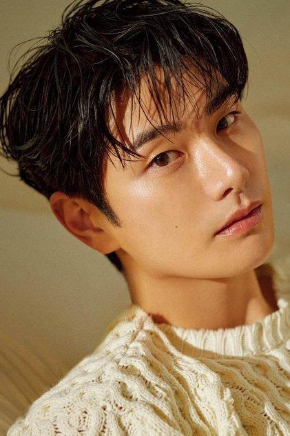 Lee Yi-kyung - Actor Profile Photo