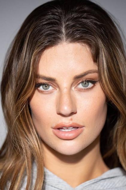 Hannah Stocking - Actor Profile Photo