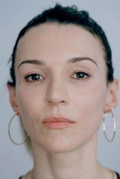 Kate Sissons - Actor Profile Photo