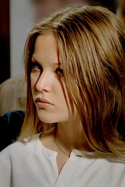 Caroline Audret - Actor Profile Photo