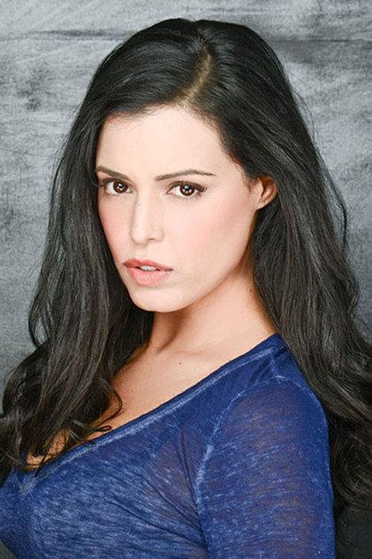 Tara Elizabeth - Actor Profile Photo