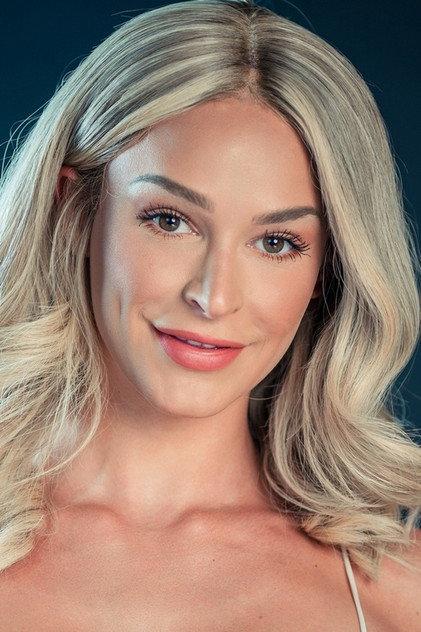 Emma Hix - Actor Profile Photo