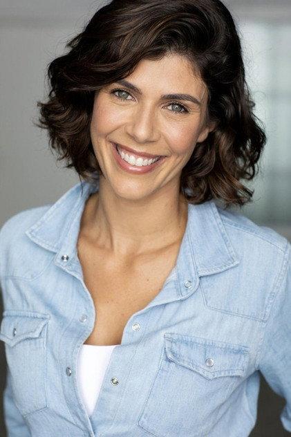 Bia Borin - Actor Profile Photo