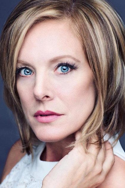 Kelly Hyland - Actor Profile Photo