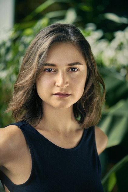 Isabella Nefar - Actor Profile Photo