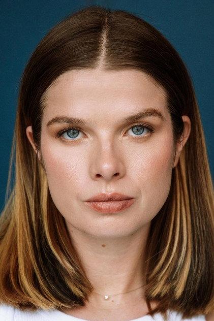Basia Wyszynski - Actor Profile Photo