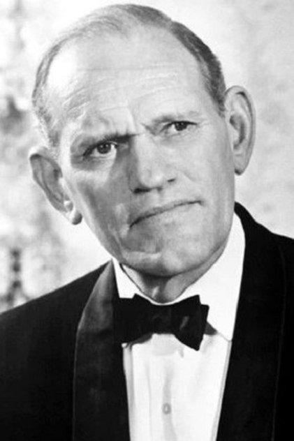 Harry Andrews - Actor Profile Photo