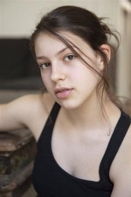 Juliette Pedevilla-Defaÿ - Actor Profile Photo