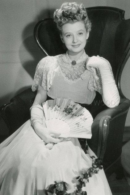 Renée Devillers - Actor Profile Photo