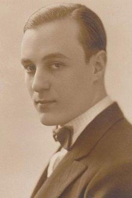 Ernesto Raquén - Actor Profile Photo