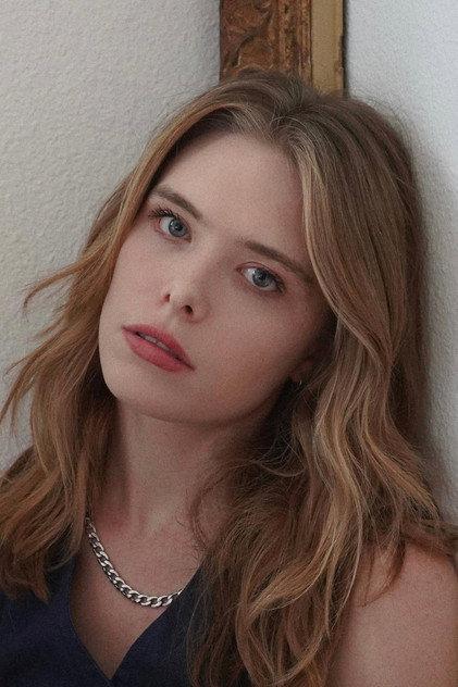 Maggie Budzyna - Actor Profile Photo