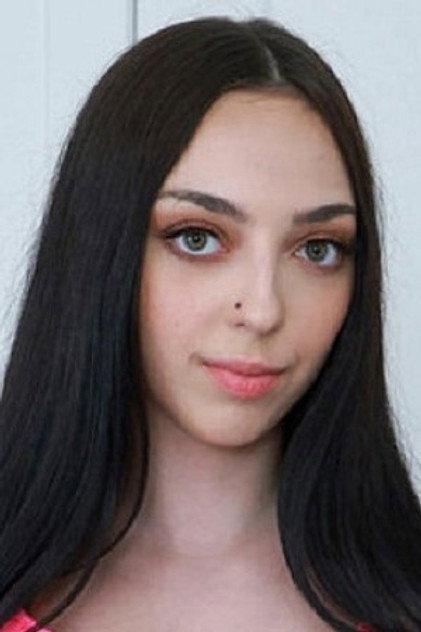 Scarlett Rosewood - Actor Profile Photo