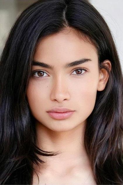 Kelly Gale - Actor Profile Photo