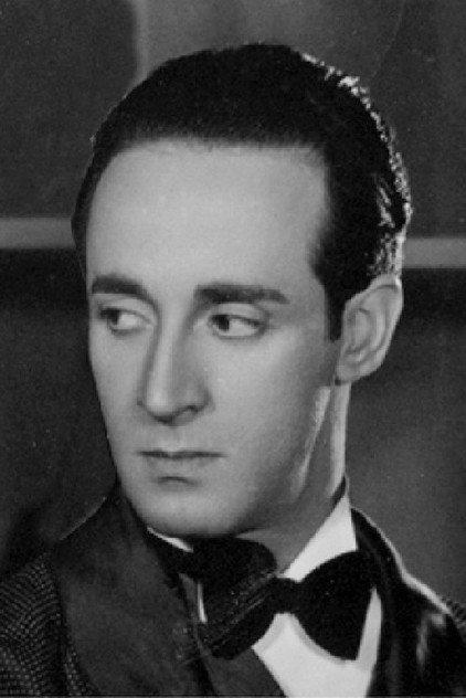 Víctor Urruchúa - Actor Profile Photo