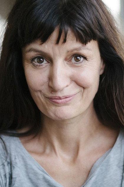 Eva Kuen - Actor Profile Photo