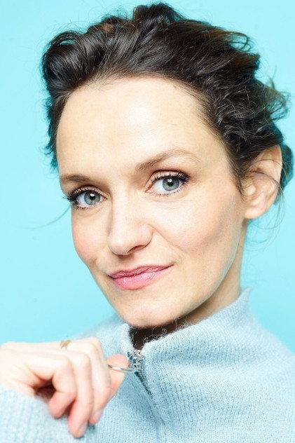 Céline Esperin - Actor Profile Photo