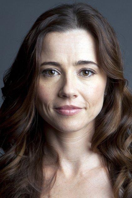 Linda Cardellini - Actor Profile Photo