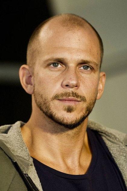 Gustaf Skarsgård - Actor Profile Photo