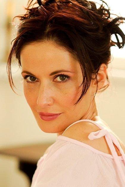 Elea Oberon - Actor Profile Photo