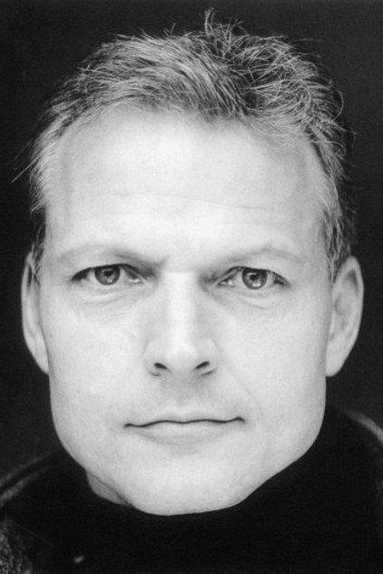 Robert Lewis - Actor Profile Photo