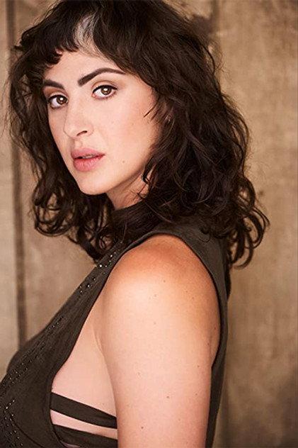 Isabela Valotti - Actor Profile Photo