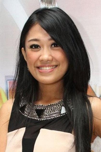 Oline Mendeng - Actor Profile Photo