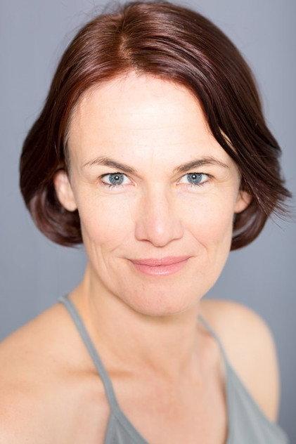 Julia Truscott - Actor Profile Photo