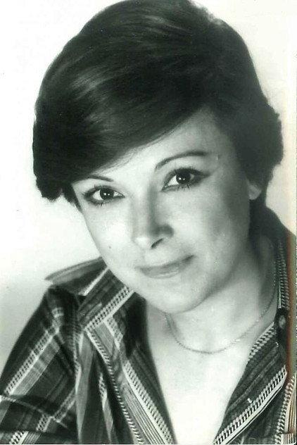 Lola Cardona - Actor Profile Photo