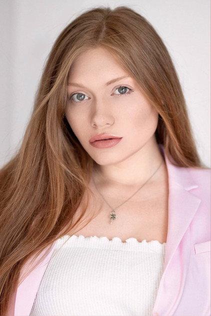 Ivy Châtelain - Actor Profile Photo