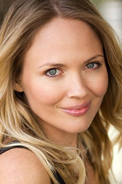 Lara Cox - Actor Profile Photo