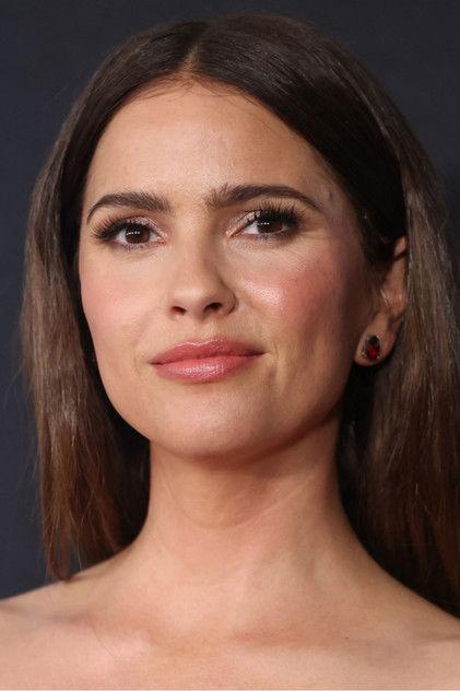 Shelley Hennig - Actor Profile Photo