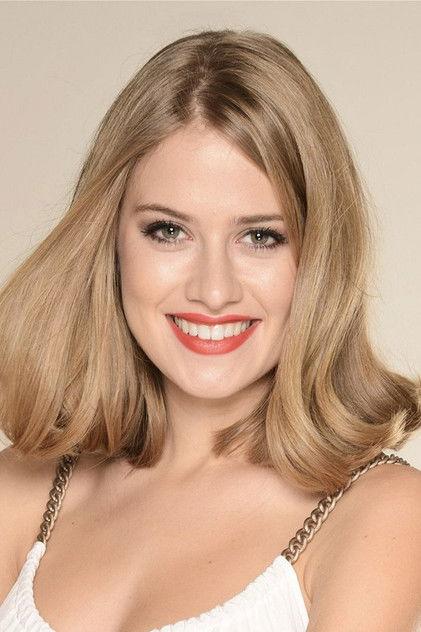 Emma Smetana - Actor Profile Photo