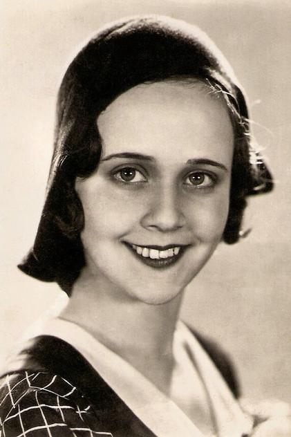 Dolly Bouwmeester - Actor Profile Photo