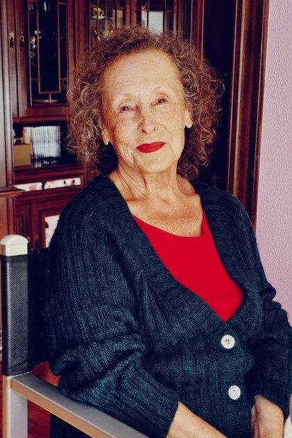 Manuela Olay - Actor Profile Photo