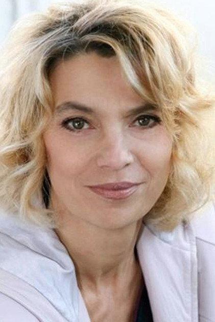 Isabelle Linnartz - Actor Profile Photo