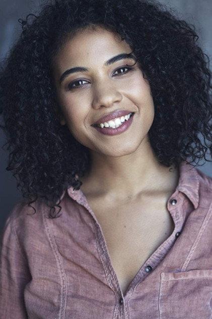 Liza Scholtz - Actor Profile Photo