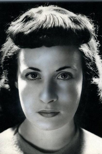Paula Dehelly - Actor Profile Photo