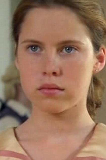 Lauren Hewett - Actor Profile Photo
