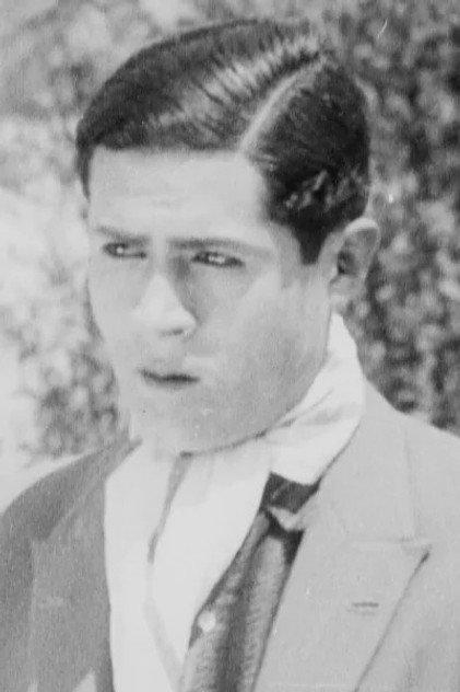 Enrique Cornejo Villanueva - Actor Profile Photo