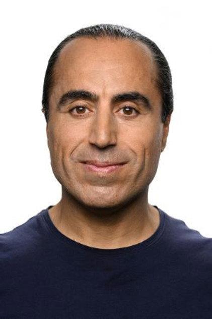 Özz Nûjen - Actor Profile Photo