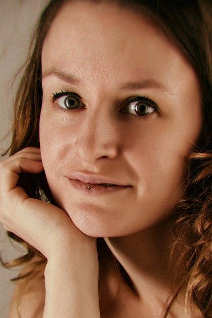 Perrine Gruson - Actor Profile Photo