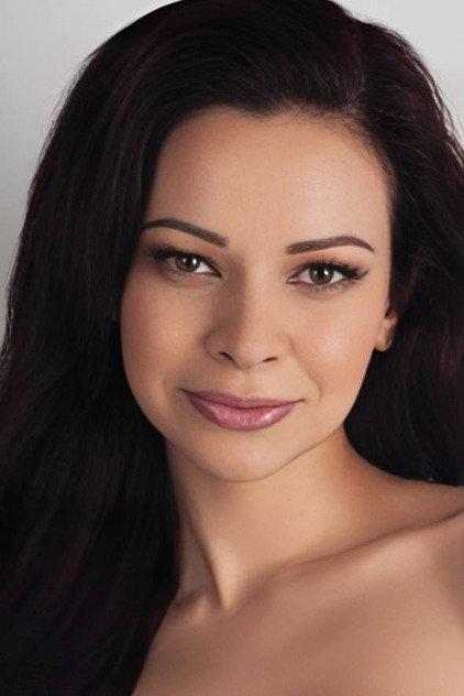 Emily MacLeod - Actor Profile Photo