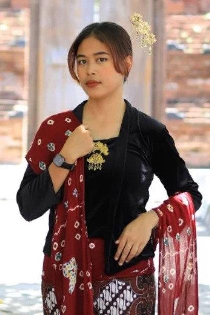 Nova Dwiyanti - Actor Profile Photo
