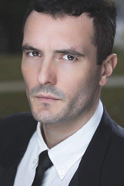 Jonathan Drew - Actor Profile Photo